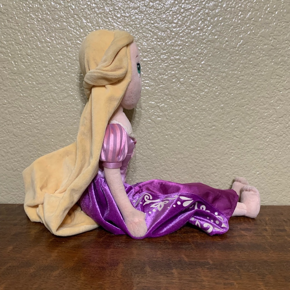 Disney Store Exclusive Disney Princess ๐ธ Rapunzel Character Plush Doll - Picture 3 of 8